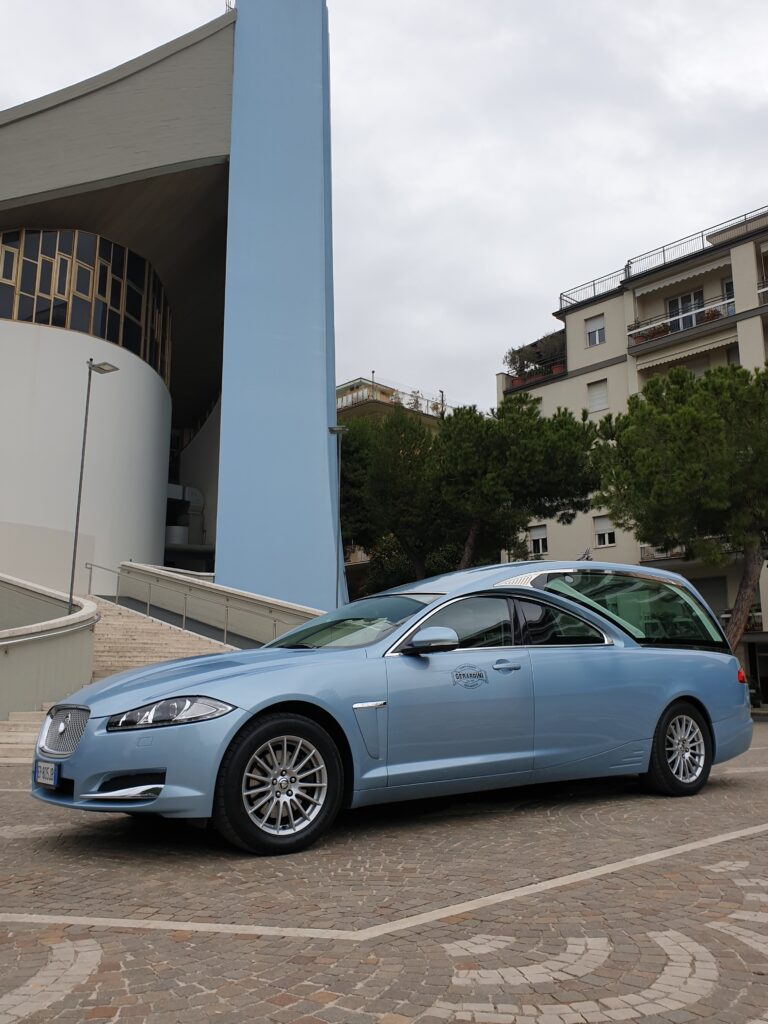 Automezzi Pompe Funebri Gerardini